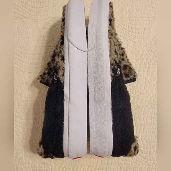 NWOT Vans Faux Fur / Sherpa Leopard Slip On Sneaker, Listed Under Ladies - Picture 3 of 7